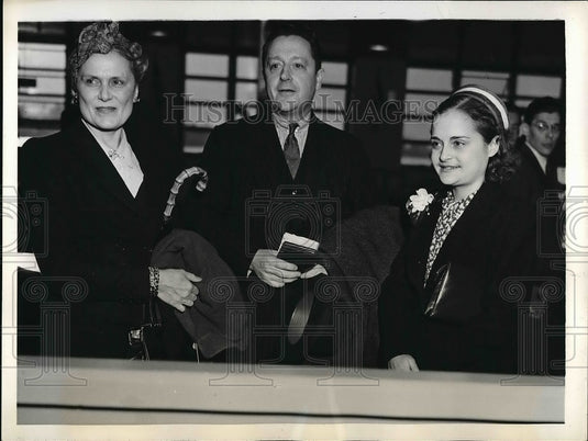 1941 Press Photo Margaret Lane, Arthur Bliss Lane, US Minister to Yugoslavia - Historic Images