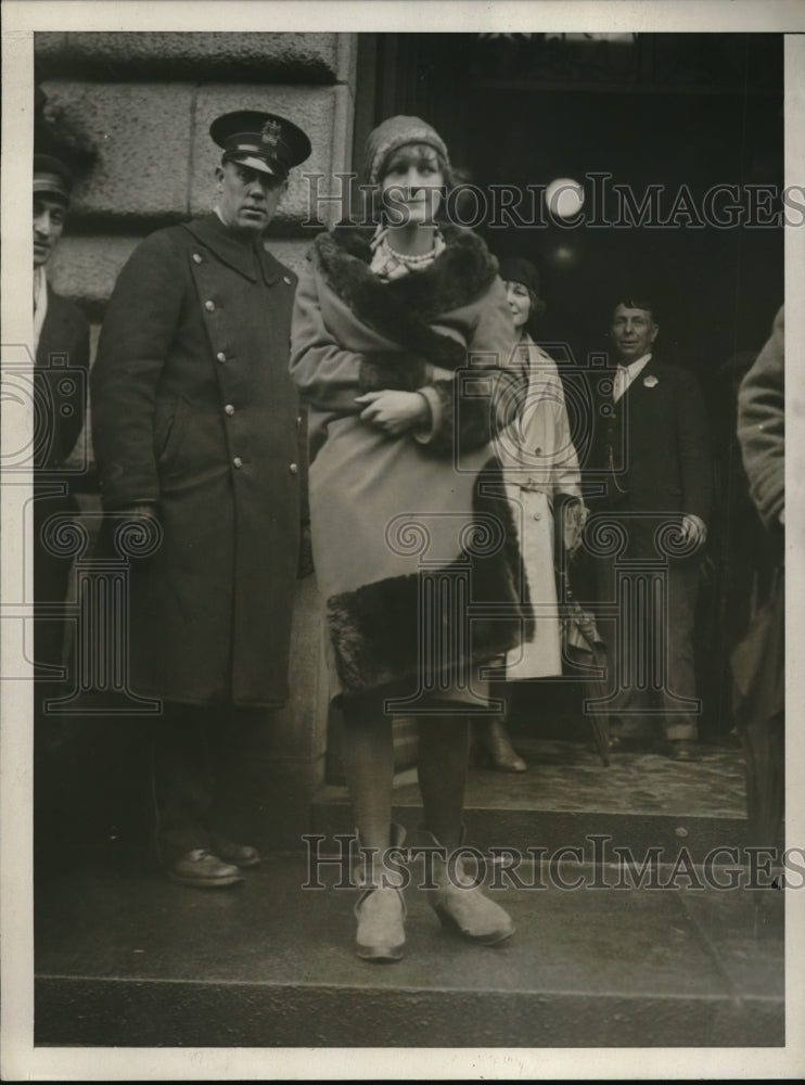 1930 Press Photo Mrs. M. Doleson witness to the murder of 2 children by Gladys - Historic Images