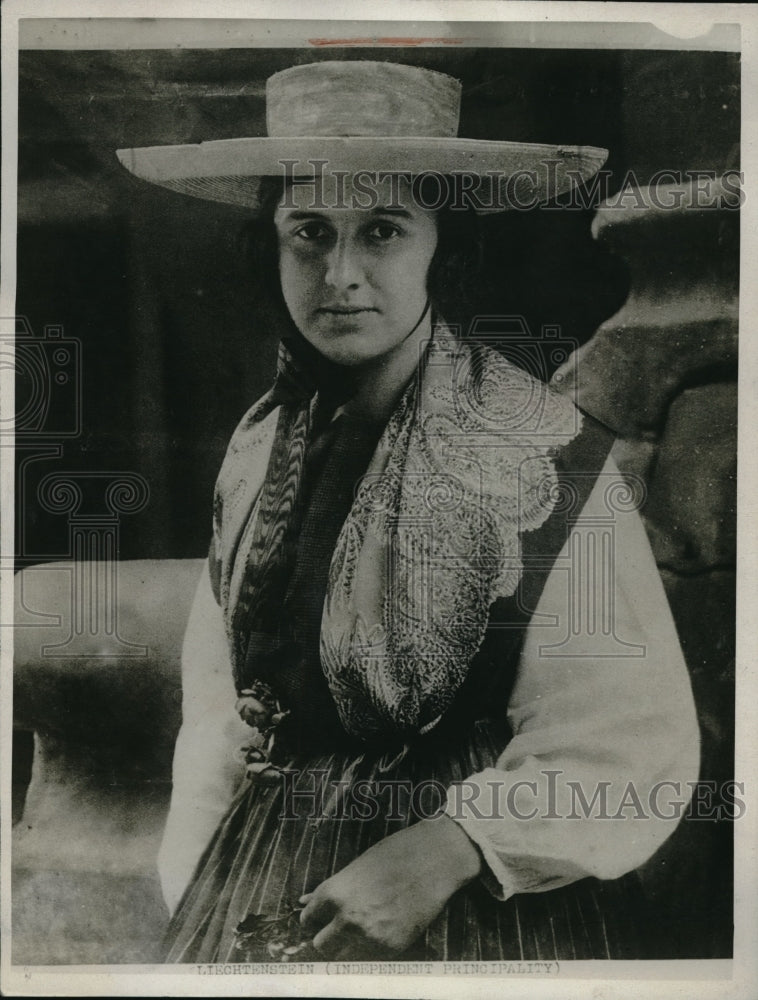 1925 Press Photo Peasant Woman in Vaduz, Liechtenstein - Historic Images