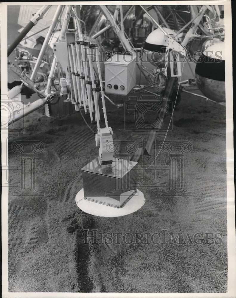 1967 Press Photo Alpha Scattering Device for Surveyor 7 To Analyze Moon Soil - Historic Images