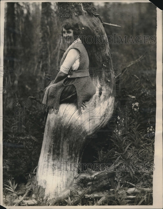 1924 Press Photo Mrs Wm Bull Forestry Student At St Paul - Historic Images