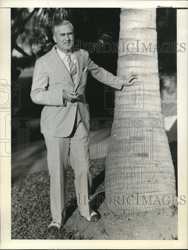 1938 Press Photo Charles Edison at the British Colonial with Mrs. Edison - Historic Images