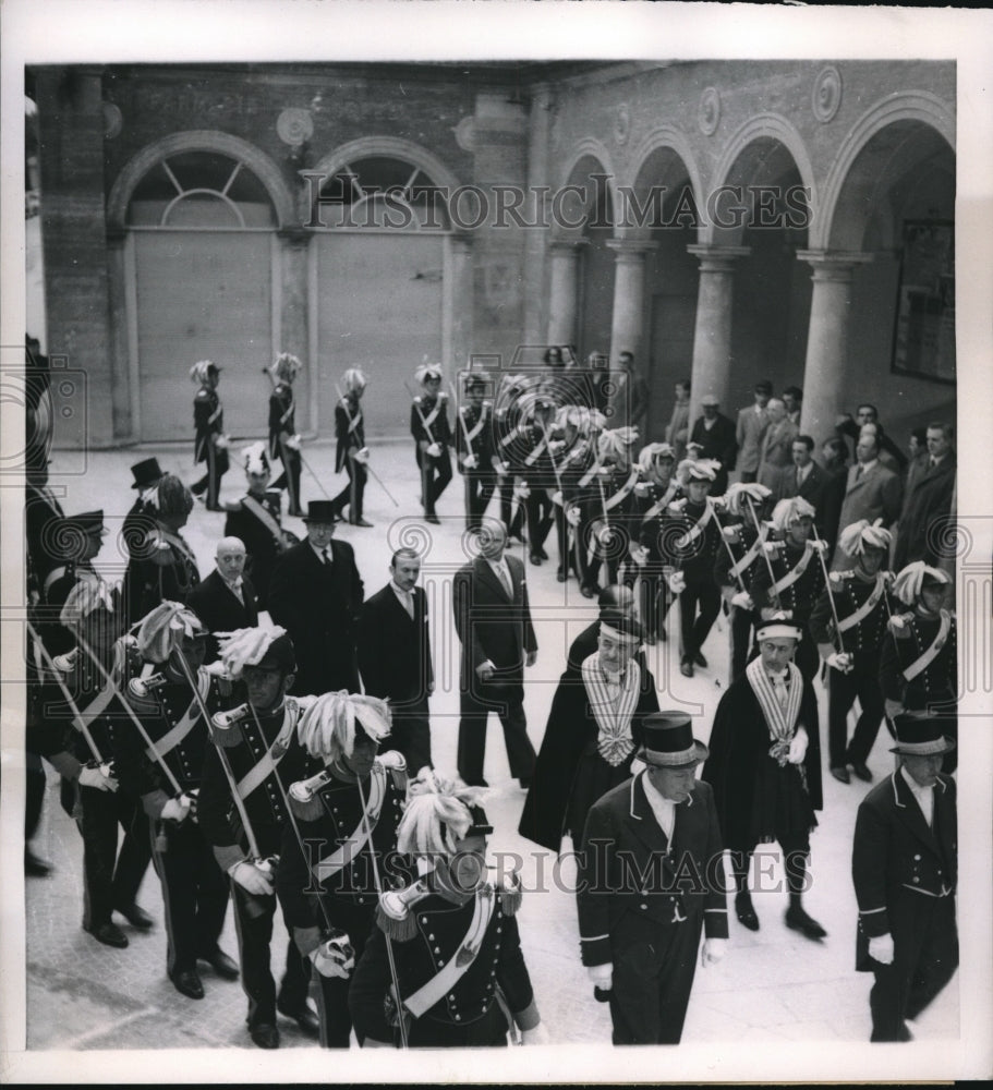 1954 New elected leaders for tiniest republic parade through - Historic Images