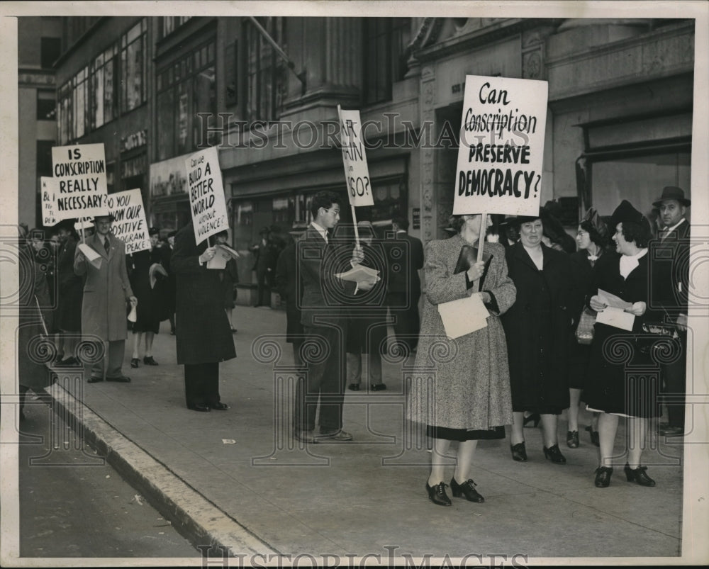 1940 Conscientious Objectors Denouncing War - Historic Images