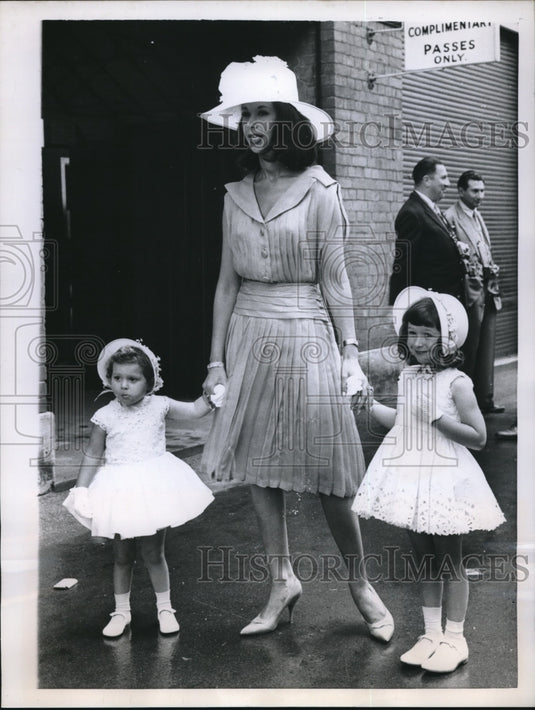1960 Press Photo Model Dawn Shubette Denise and Lorraine Offenbach Ascot England - Historic Images