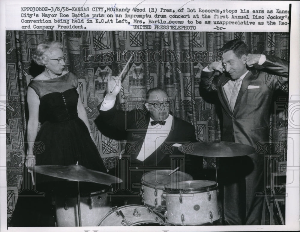 1958 Press Photo Randy Wood of Dot Records w/ Kansas City's Mayor Roe Bartle - Historic Images