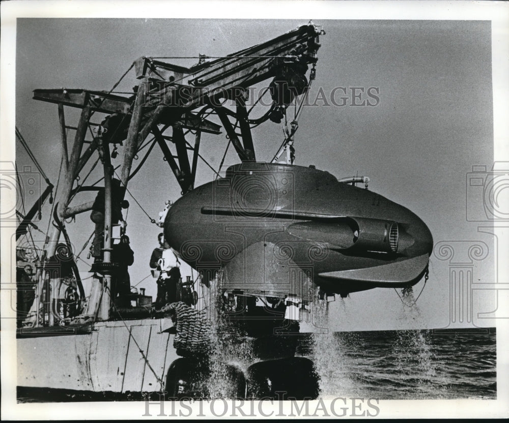 1963 DOWB shown driping wet after a deep submergence  - Historic Images