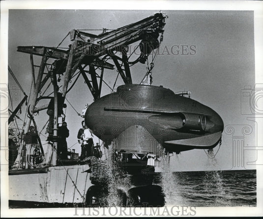 1963 DOWB shown driping wet after a deep submergence  - Historic Images