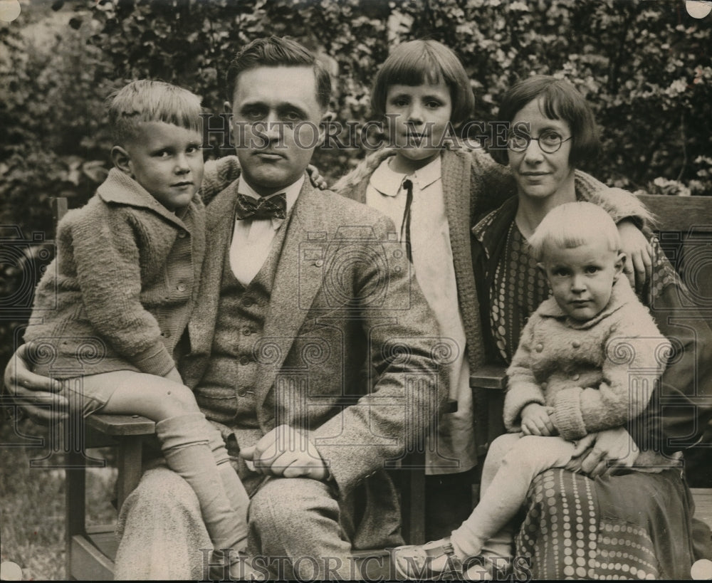 1926 Press Photo Albert Stump Indiana Democratic SenateNominee With Family - Historic Images