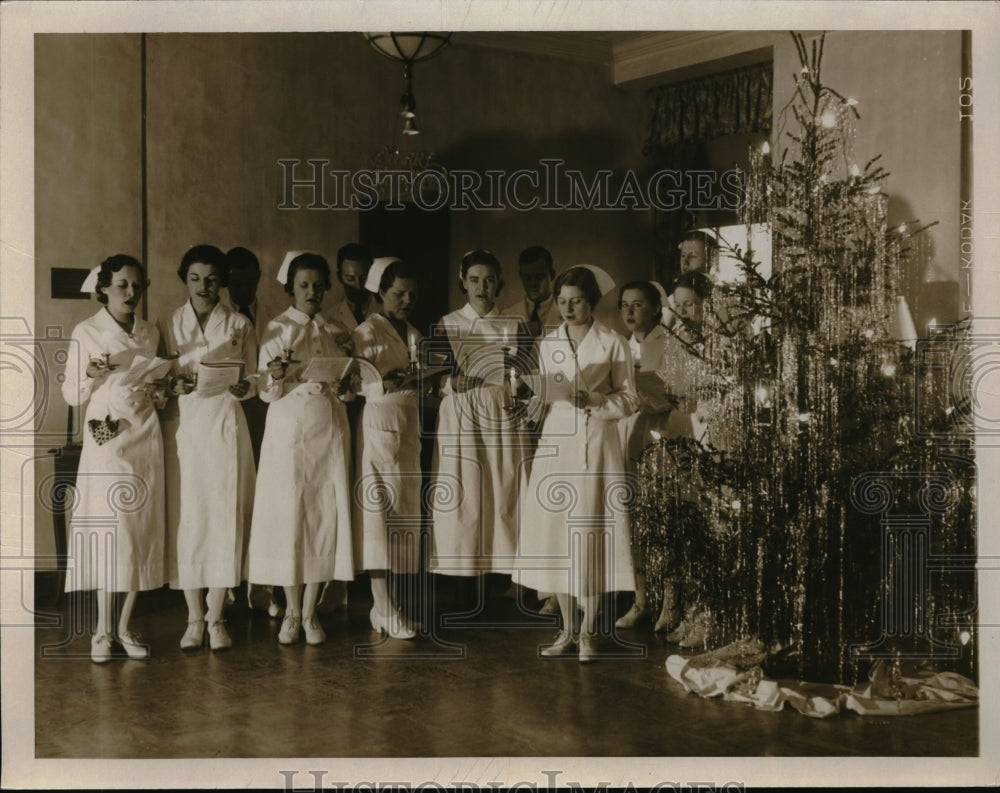 1934 Press Photo Lake Lide Hospital Nurses Singing Christmas Carols - Historic Images