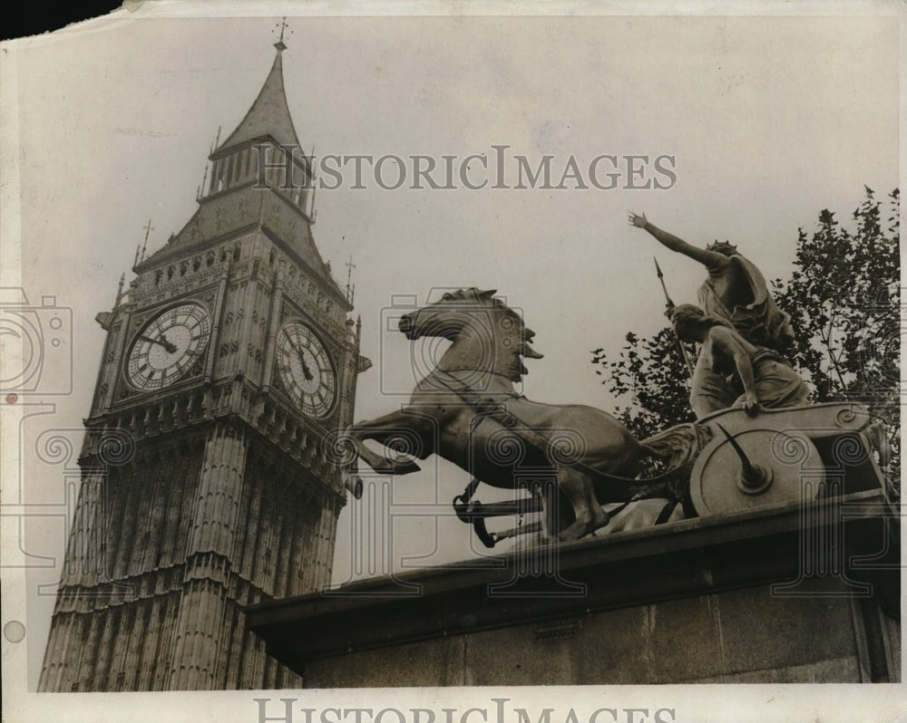 1931 Press Photo Statue of Boadicea In Front of Big Ben - nex09231 - Historic Images