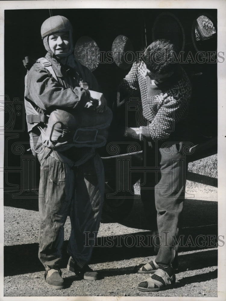 1959 Press Photo French Teen Parachutist Jean Pierre Mosnier Gets Adjustment - Historic Images