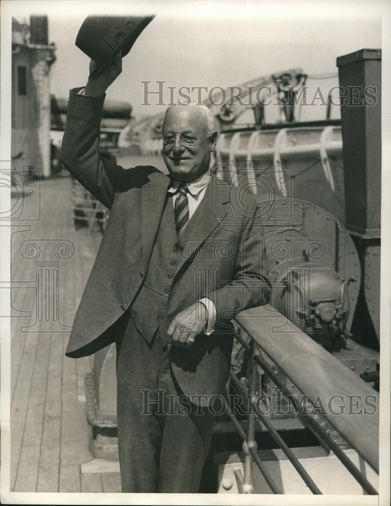 1932 Press Photo Quartermaster General Henry Sternberger on SS Europa Ship - Historic Images