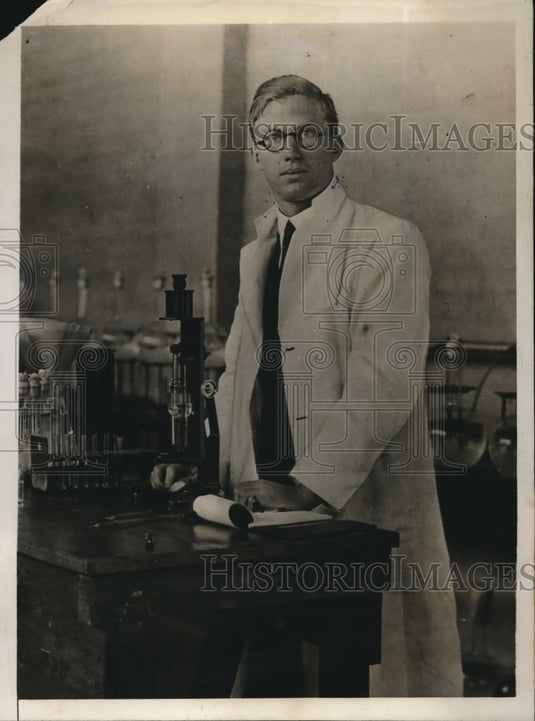 1931 Press Photo Dr. Harry Coke invents a cure for Cancer - Historic Images