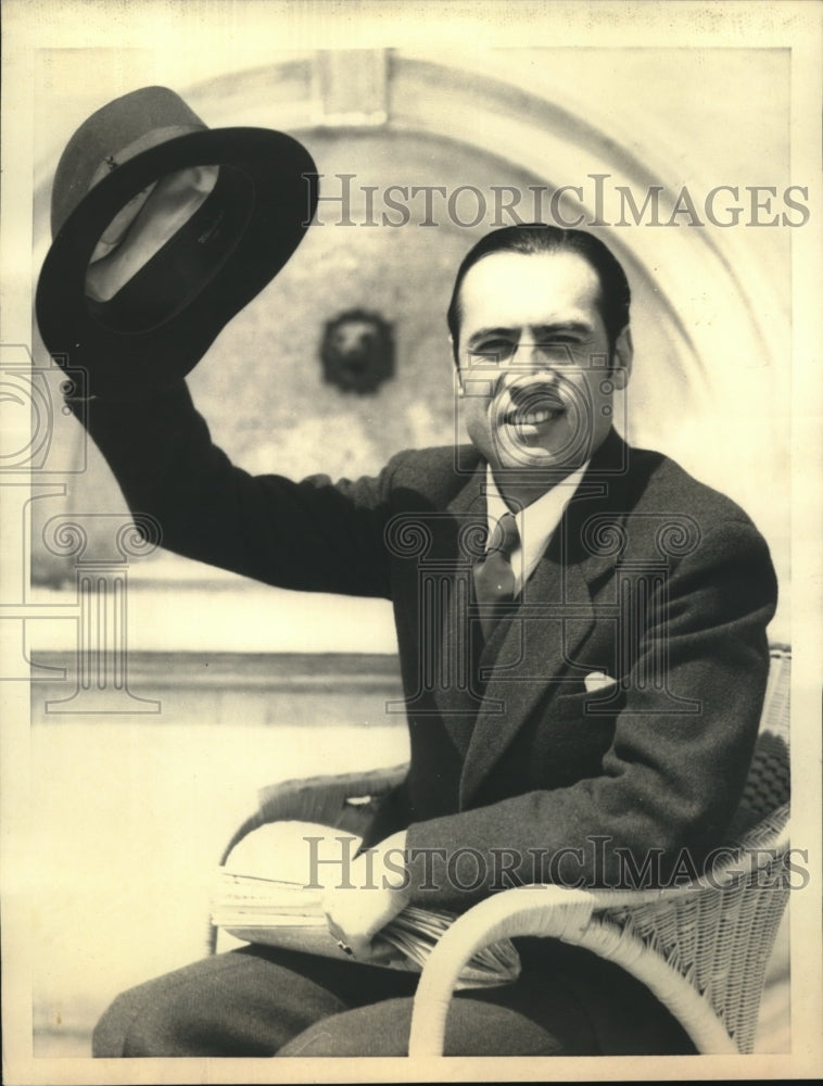 1933 Press Photo Yoshi Fujiwara Tenor wins Italian award - Historic Images