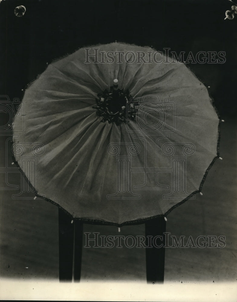 1921 Press Photo Lord & Taylor Summer Parasol - Historic Images