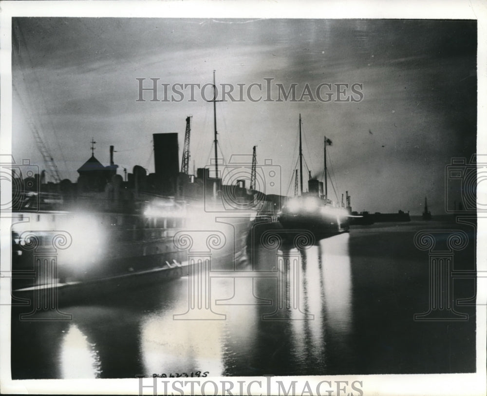 1941 Press Photo British Blackout Lifted For Hospital Ships - nex11209 - Historic Images