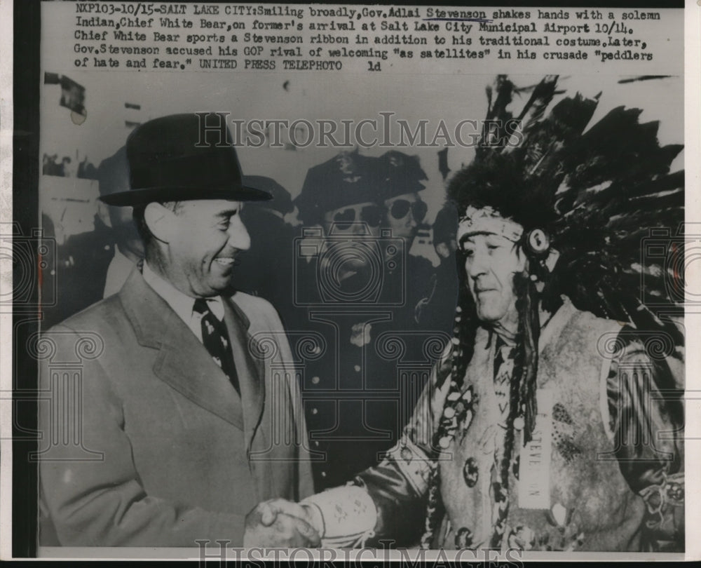 1952 Press Photo Gov Adlai Stevenson Shake Hands With Chief White Bear - Historic Images
