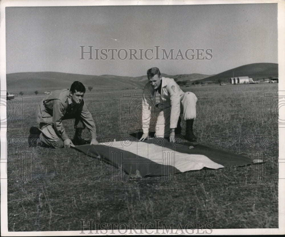 1957 Press Photo George &amp; Darrel Sonnichsen of California Parachute Club - Historic Images