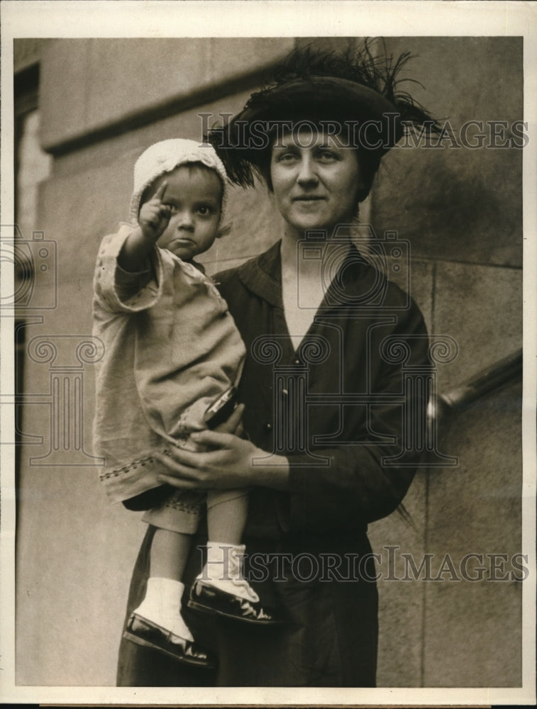 1923 Press Photo Marie Dahl &amp; Daughter, Maria, Held Prisoner by Lover in Mexico - Historic Images