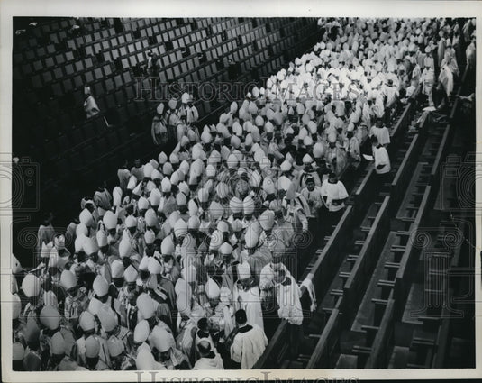 1962 Press Photo Roman Catholic Church Leaders Fill St. Peter's Basilica - Historic Images