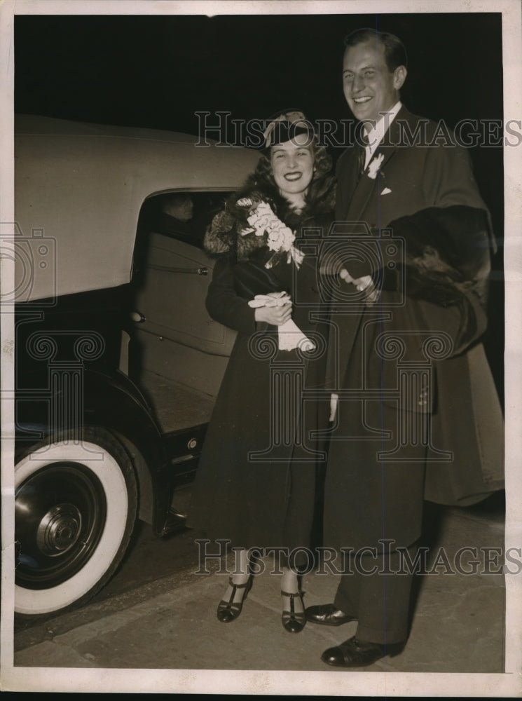 1937 Press Photo Newlywed Couple Earl E.T. Smith, Mimi Richardson, New York - Historic Images