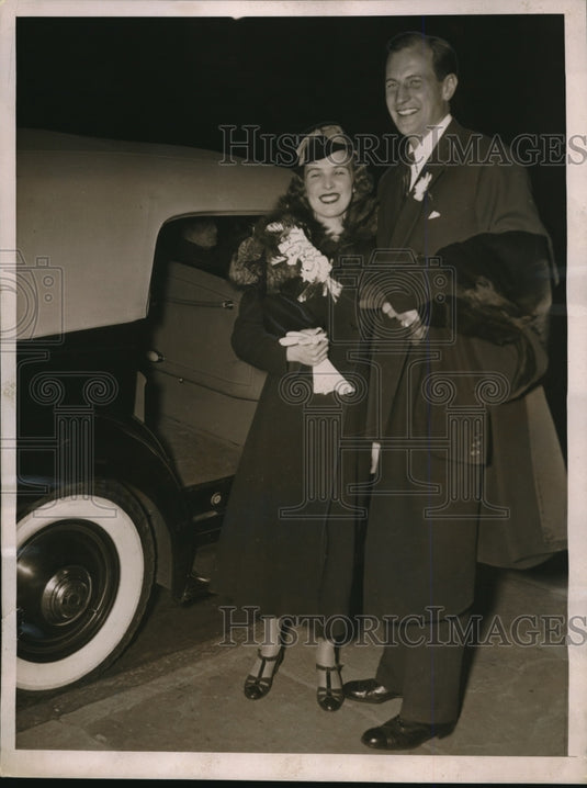 1937 Press Photo Newlywed Couple Earl E.T. Smith, Mimi Richardson, New York - Historic Images