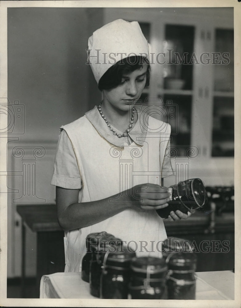 1928 Press Photo Student Dorothy Myers, Harding Jr. High School Learns Canning - Historic Images