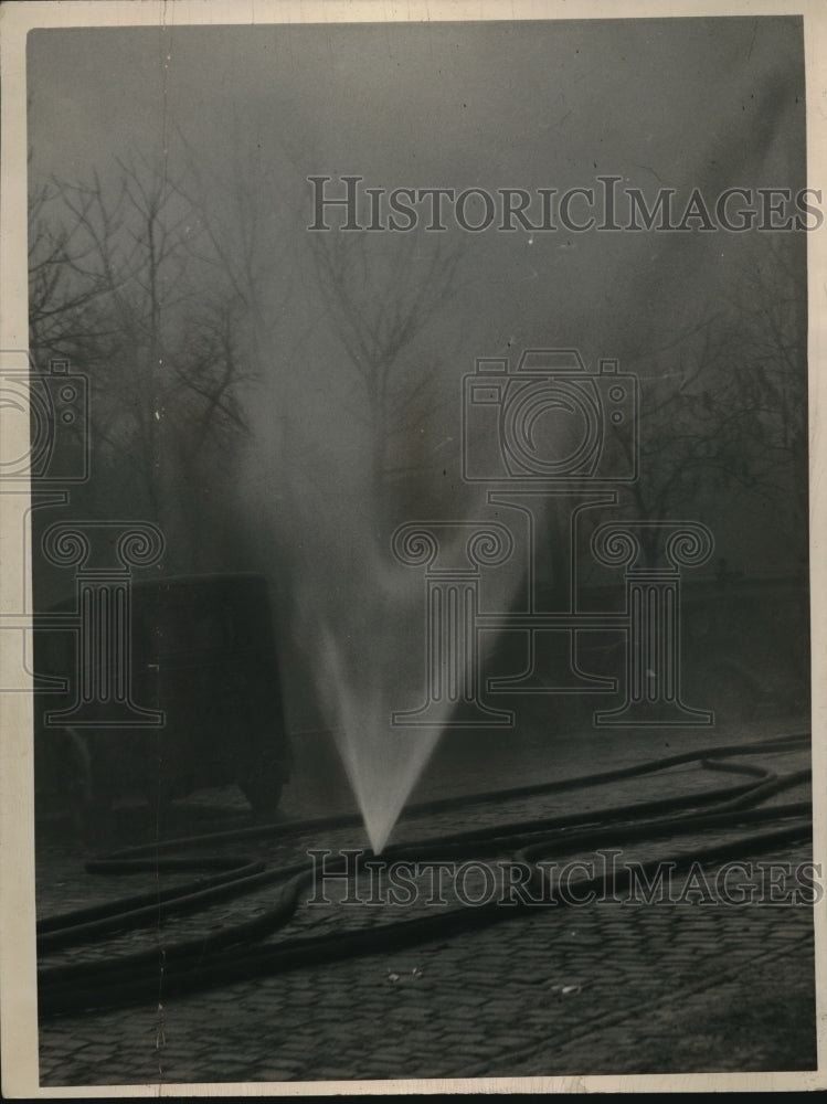 Press Photo Busted Hose - St. Anne&#39;s Fire - Historic Images