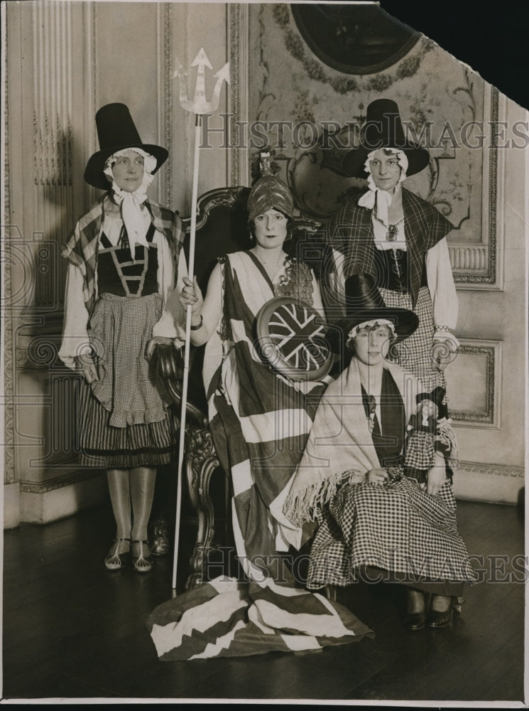 1930 Press Photo Mrs Meakin Mrs K Beaumont Leslie Turner M Phillips Ice Carnival - Historic Images