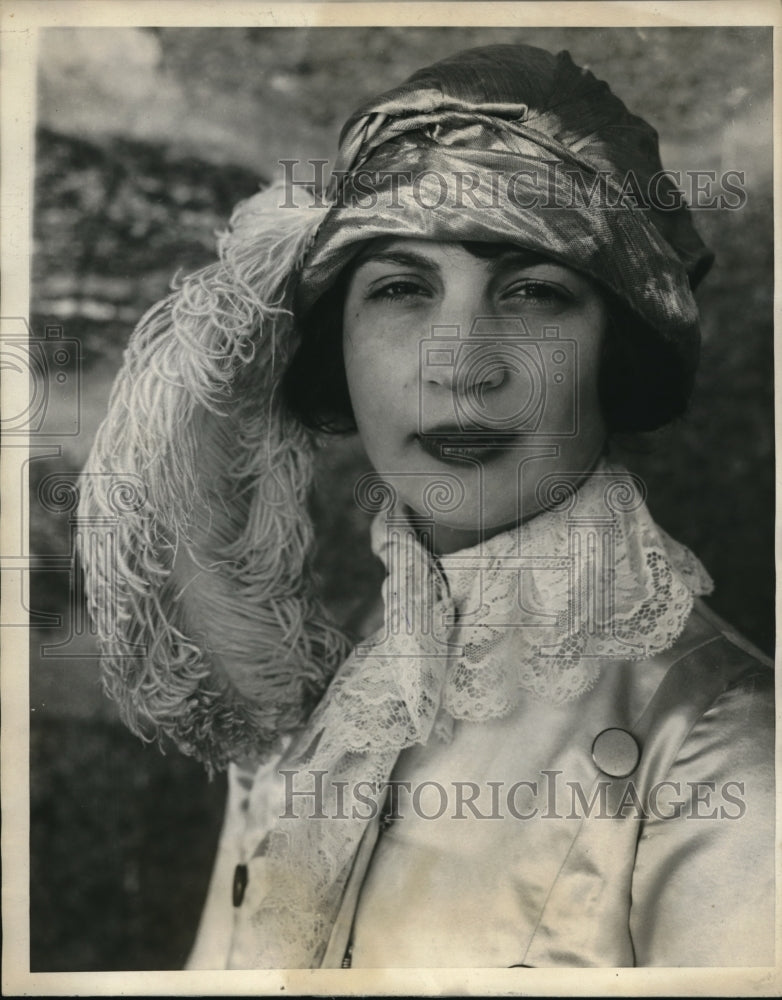 1925 Press Photo Miss Dorothy Fitch as the Page Girl-Historic Images