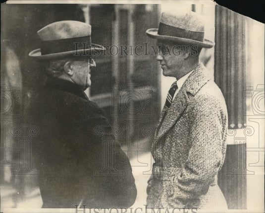 1923 Press Photo Professor William Sachs snapped without his knowledge talks - Historic Images