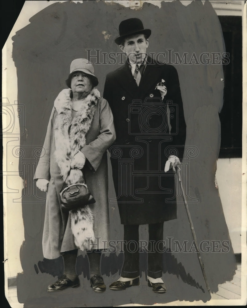 1928 Press Photo Boston Mass Mr &amp; Mrs  WJ de Hauteville Bell arrive from cruise - Historic Images