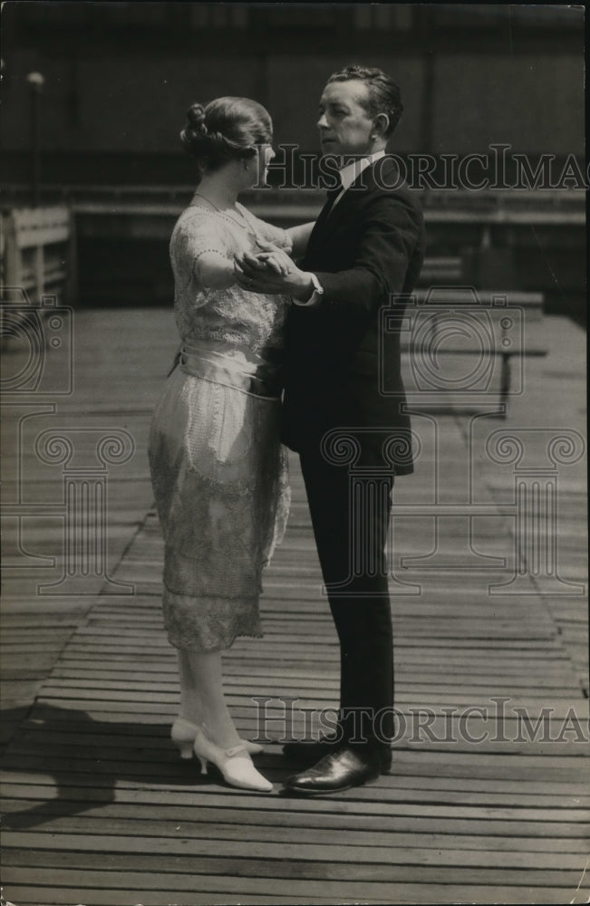 1921 Press Photo Schuyler Murray &amp; Marguerite Wahey dancing - Historic Images