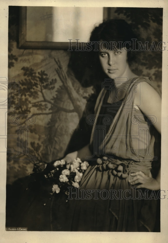 1924 Press Photo Socialite Mary Stitt, Daughter of Rear Adm. E.R. Stitt - Historic Images