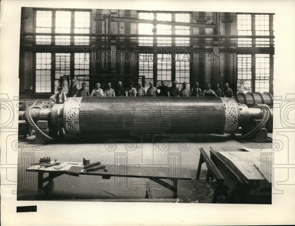 1955 Press Photo Men With Generator - Historic Images