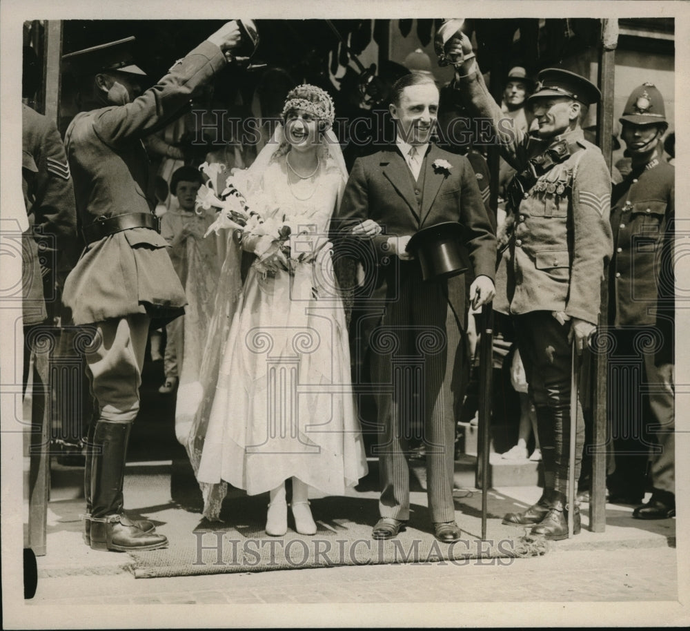 1928 Press Photo Captain Howard Kerr Weds Christina Ram at Brompton Oratory - Historic Images