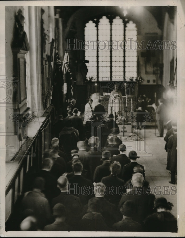 1927 Press Photo The Prince of Wales at All Hallows Church, Barking-by-the-Tower - Historic Images