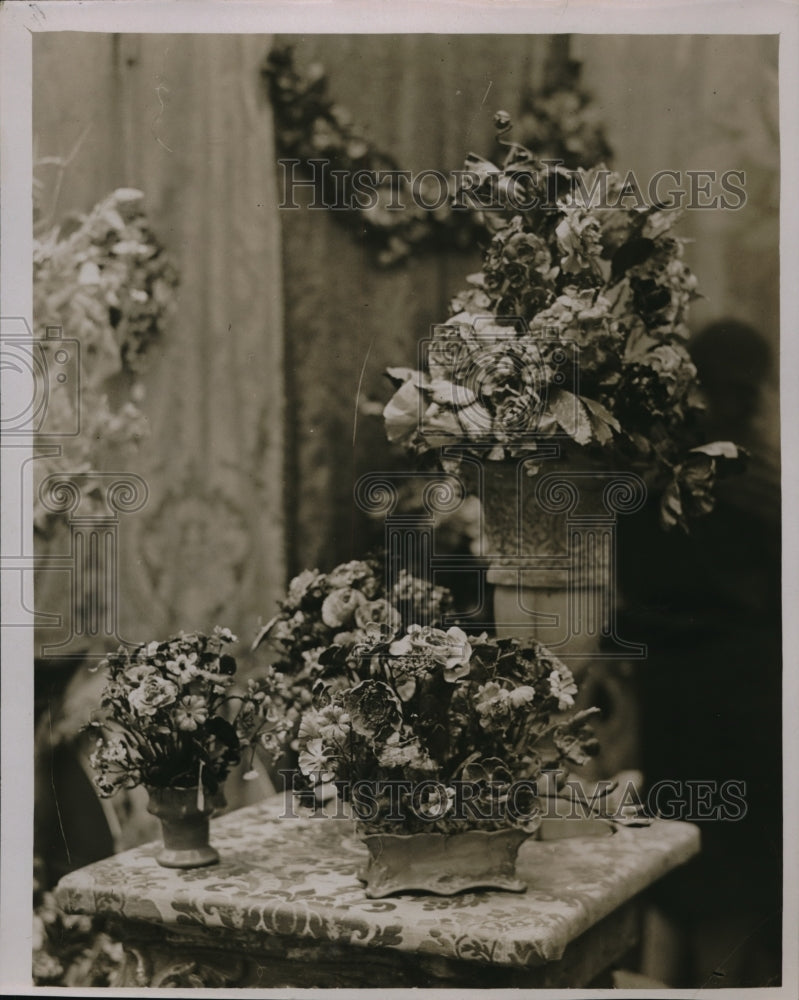 1930 Press Photo Artificial Flowers made from wood, metal at Arts and Handicraft - Historic Images