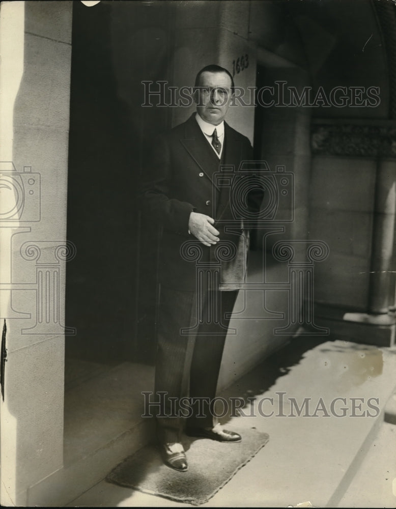 1925 Press Photo L. Gurgel de Amaral at Brazilian Embassy in National Capital - Historic Images