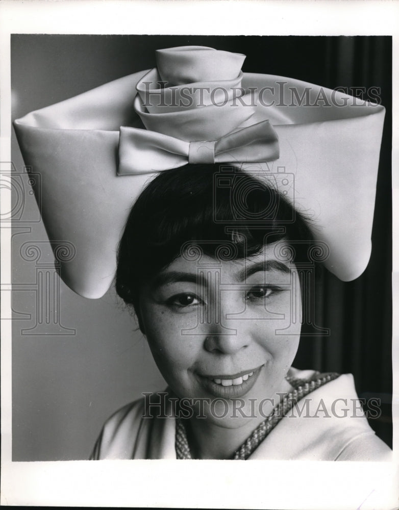 1960 Press Photo Japan Hats Modeled by Fumi Hatashi of Baltimore - Historic Images