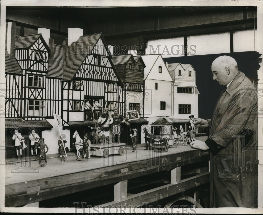 1928 Press Photo John B Thorp &amp; model of Lord Mayoys show in London - Historic Images