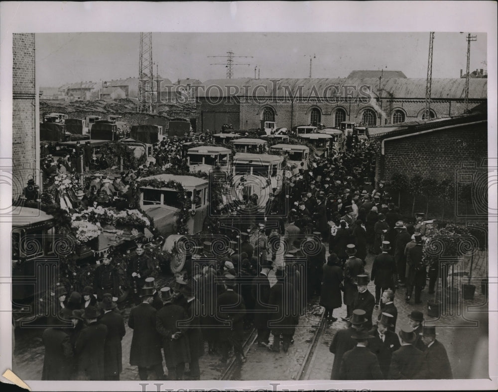 1930 Press Photo Funeral Procession for Alsdorf Germany Mine Disaster Victims - Historic Images