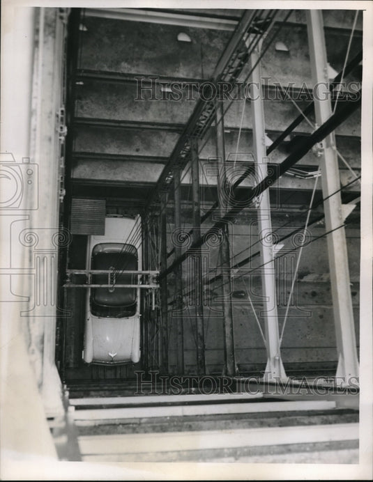 1956 Press Photo Paramatic garage at Ontario at Huron Road - Historic Images