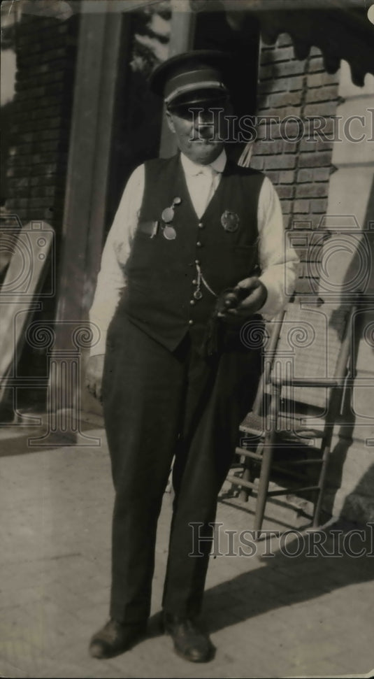 1920 Press Photo  Policeman H Marsh in his uniform - Historic Images