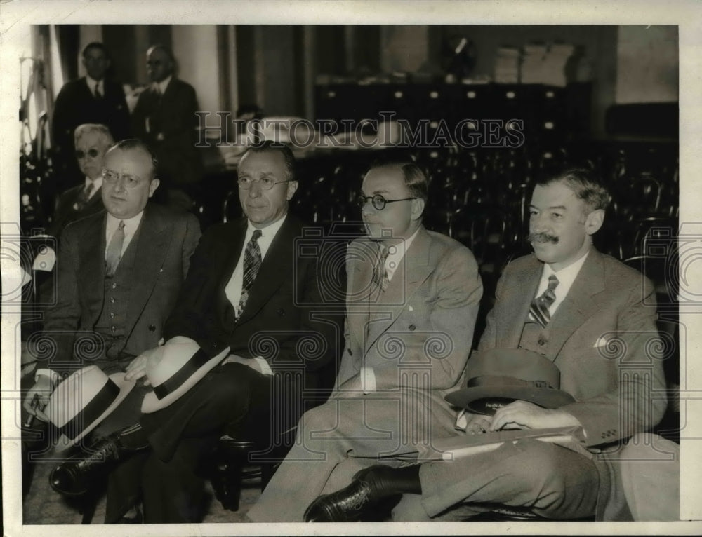 1932 Press Photo Harry M Warner Before Senate Banking Committee M Bernhard-Historic Images