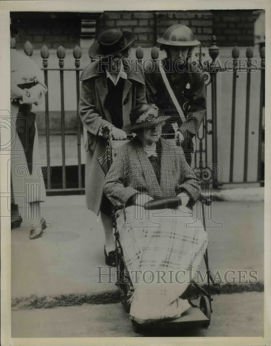 1939 London England Chelsea air raid wardens & people at a shelter-Historic Images