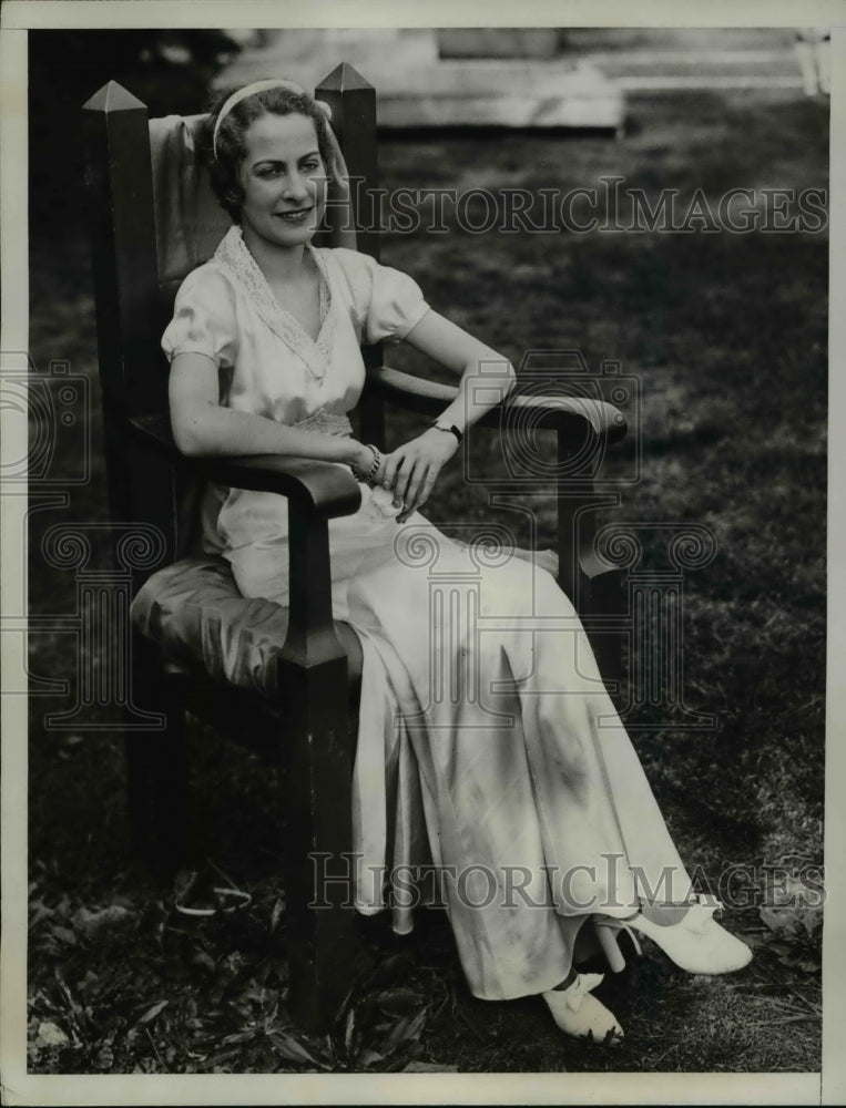 1934 Press Photo Elizabeth Jones Queen of The Land of Oz May Queen Swarthmore - Historic Images