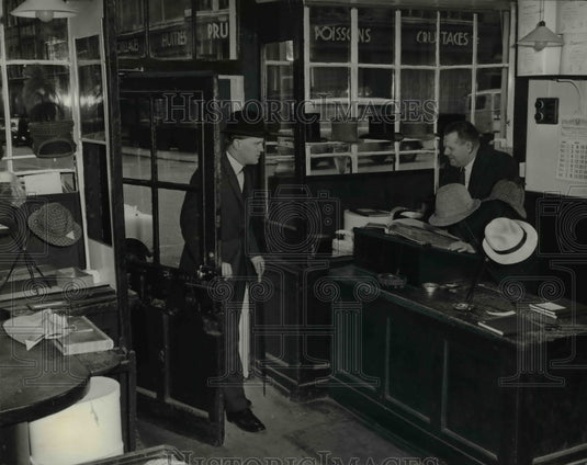 1965 Press Photo Men in a hat shop full of Derbys-Historic Images