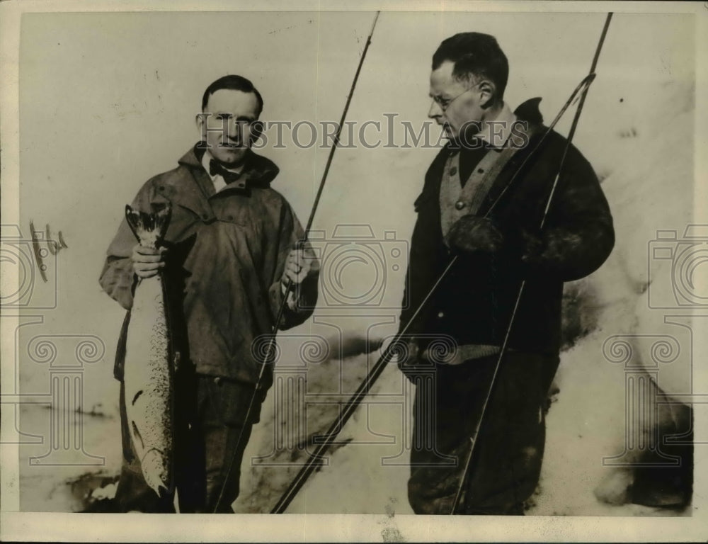1926 Press Photo Fran Rand &amp; Horace Chapman fish for salmon  Penebscot River Me - Historic Images
